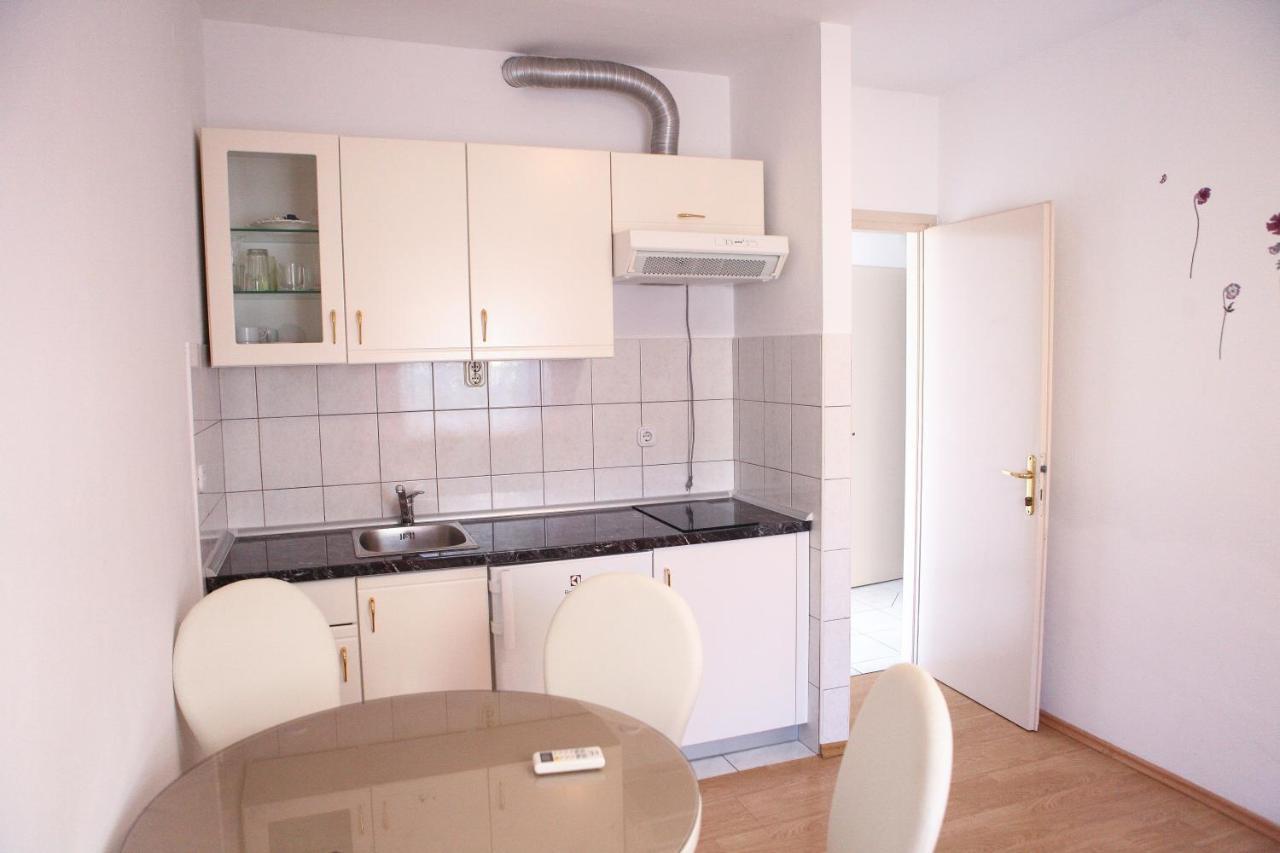 Apartmani Andrej Vodice Exterior photo